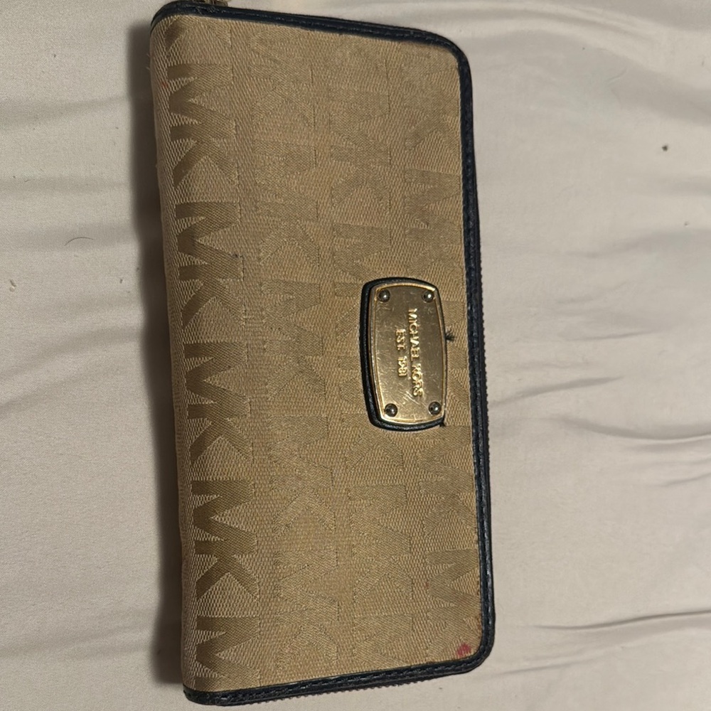 Michael Kors Beige and Black Key & Card Holder